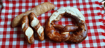 Wiese Breze mit Laugenstangen und Seele